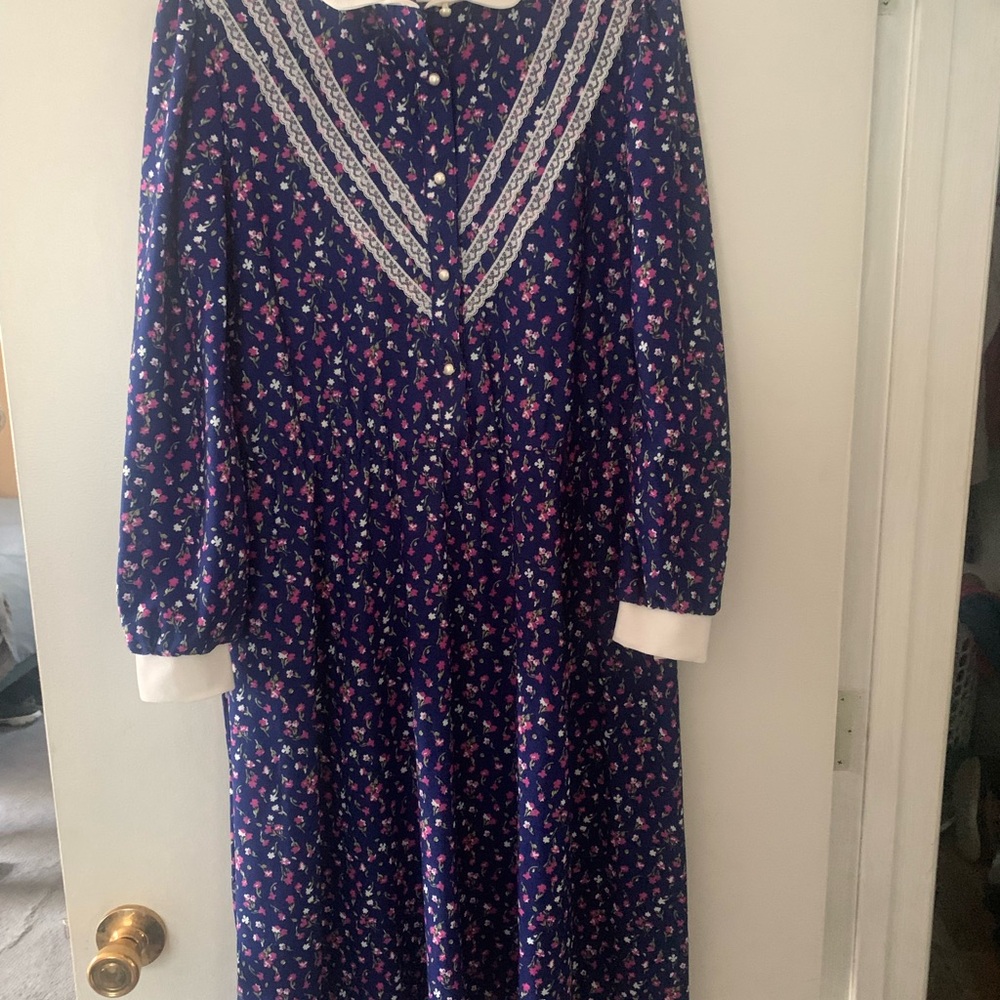 Vintage Sears Navy Floral Button-Up Dress with Pink and White Blooms size 11/12